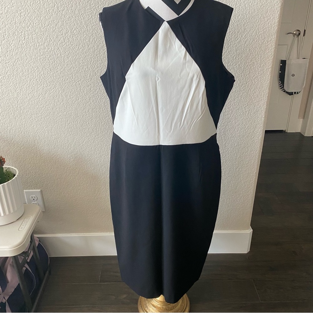 Nine West || black and white geometric sheath dress